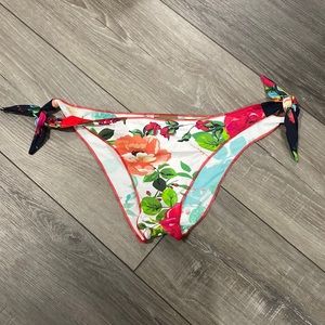 NWOT! White Floral Print Bikini‎ Bottom